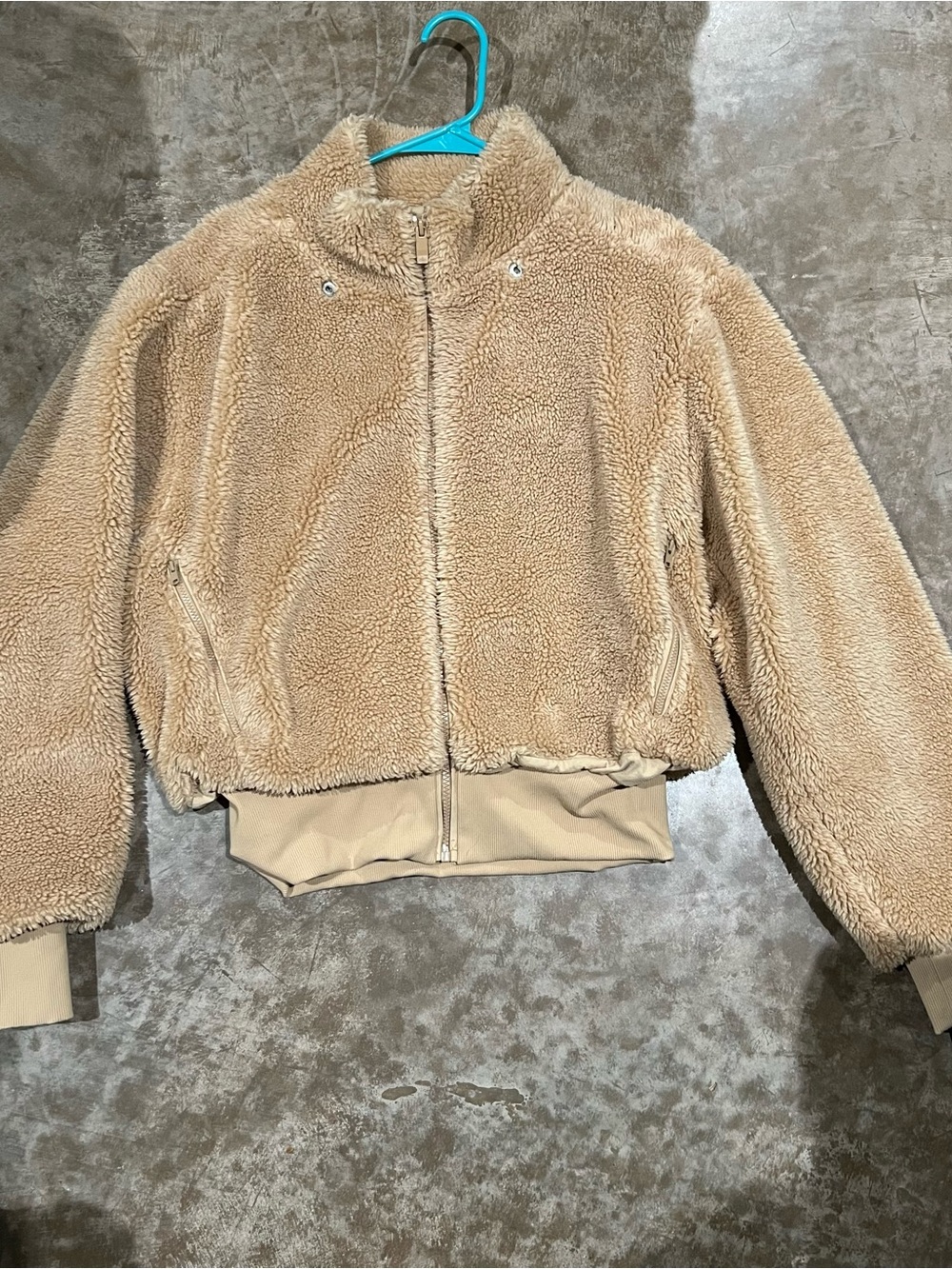 Cozy Teddy Fleece Zip-Up Jacket in Light Beige alo tan